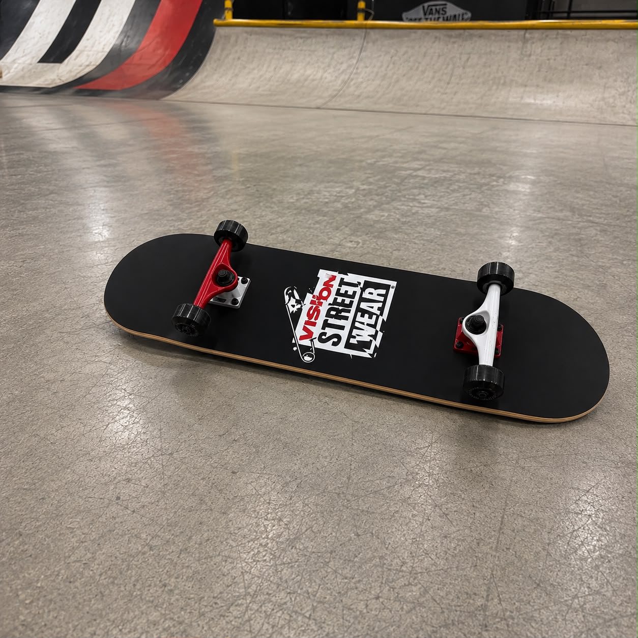 Black Skateboard (L:79cm)